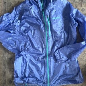 Patagonia lightweight rain shell